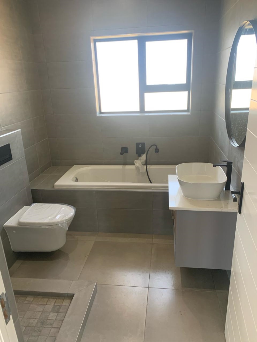 3 Bedroom Property for Sale in The Islands Estates North West